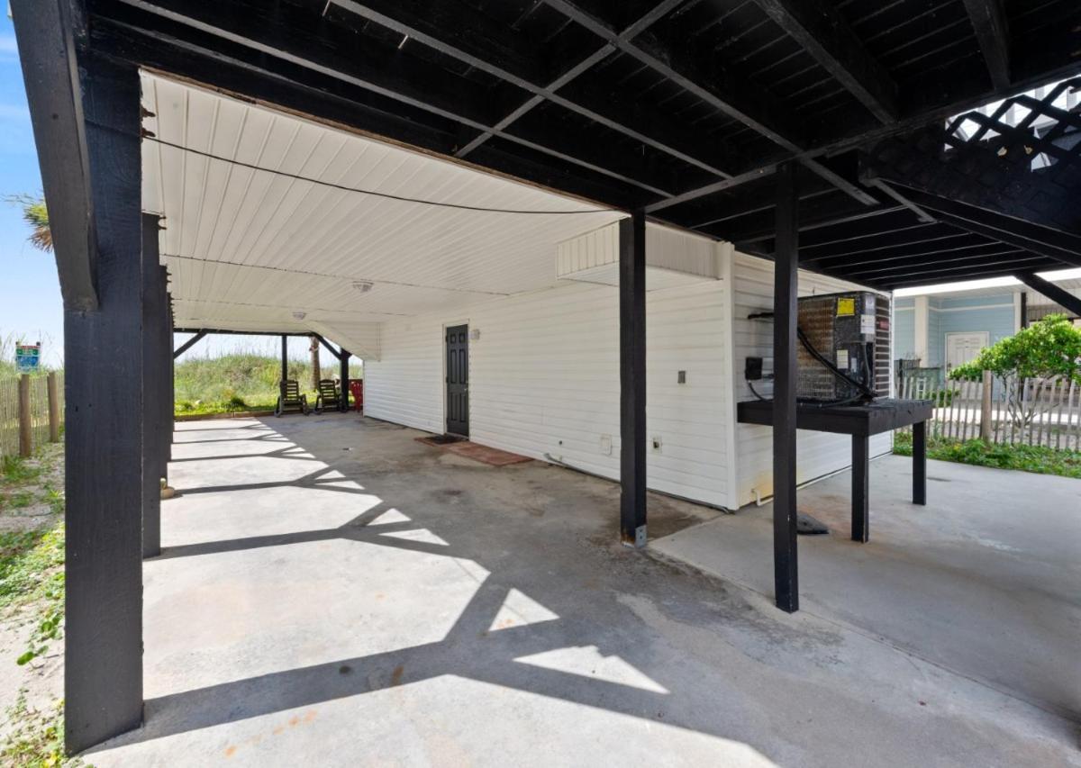 Cherry Grove Oceanfront - Mommas Gift In Cherry Grove Holiday home *