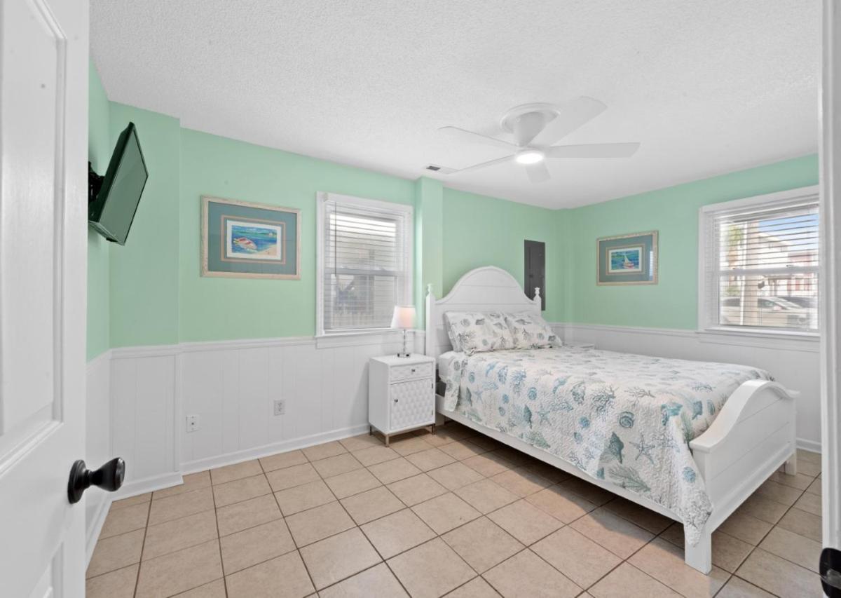 Holiday home Cherry Grove Oceanfront - Mommas Gift In Cherry Grove *