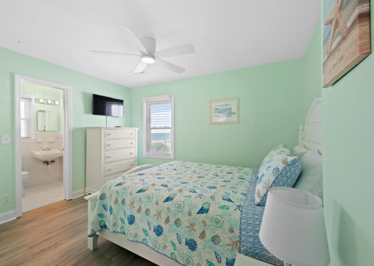 Holiday home Cherry Grove Oceanfront - Mommas Gift In Cherry Grove