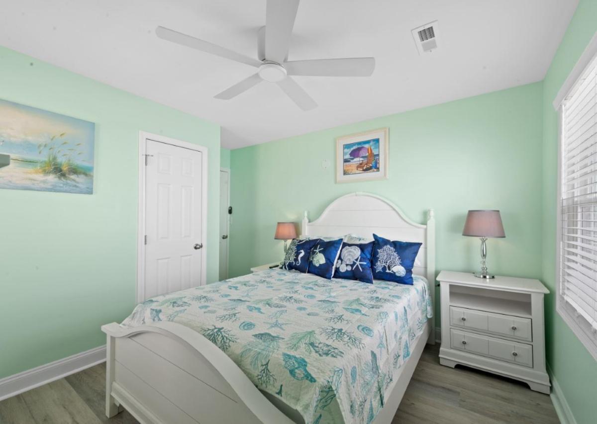 Cherry Grove Oceanfront - Mommas Gift In Cherry Grove Holiday home Myrtle Beach
