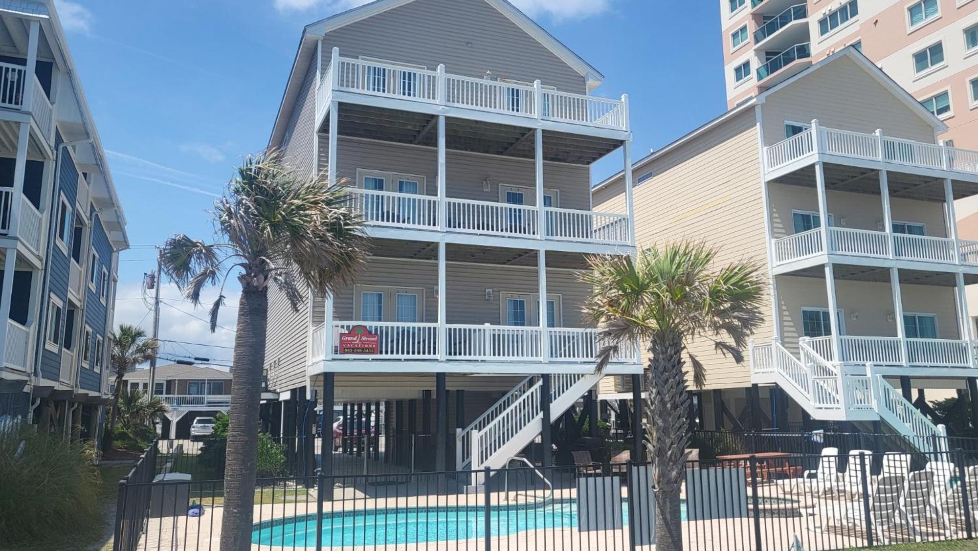 Holiday home Tropical Dunes I - 8 Bedroom Oceanfront - Private Pool Game And Elevator *