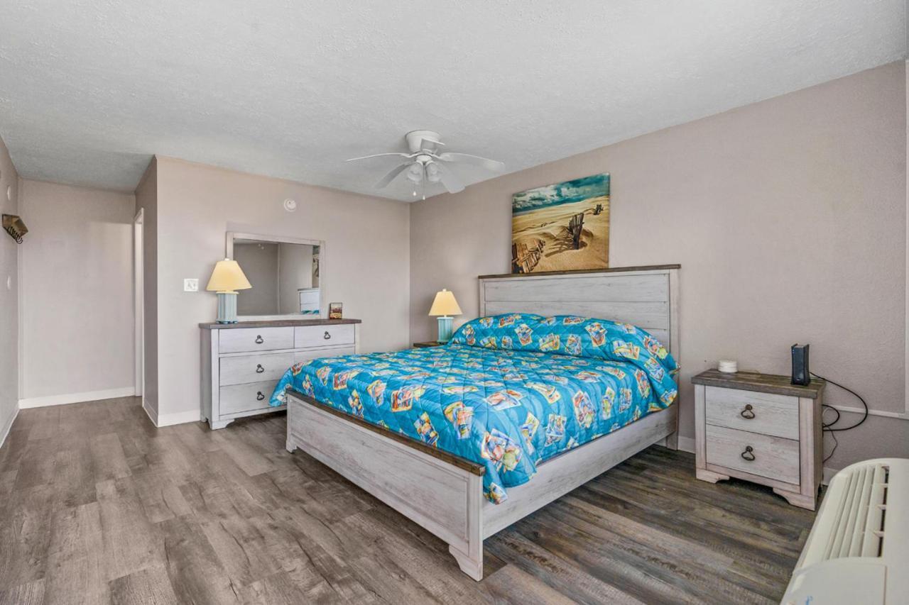 Blue Mist Unit 201 Offers King Bed And Front Balcony In Cherry Grove Apartment