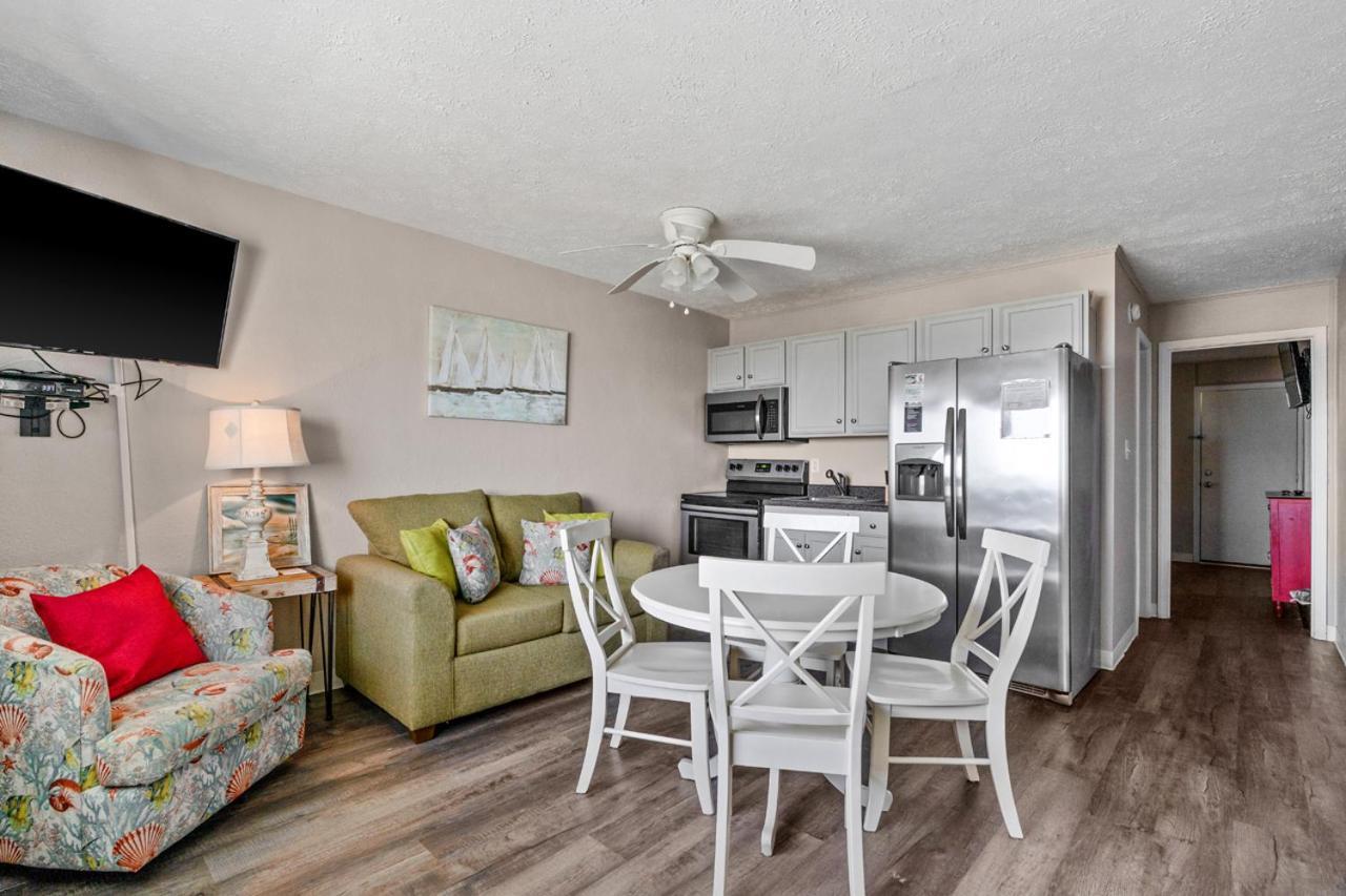 Apartment Blue Mist Unit 201 Offers King Bed And Front Balcony In Cherry Grove