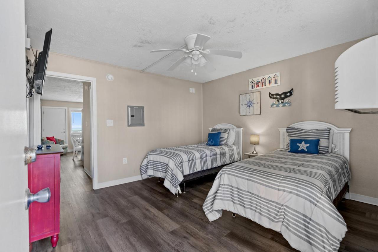 Blue Mist Unit 201 Offers King Bed And Front Balcony In Cherry Grove *