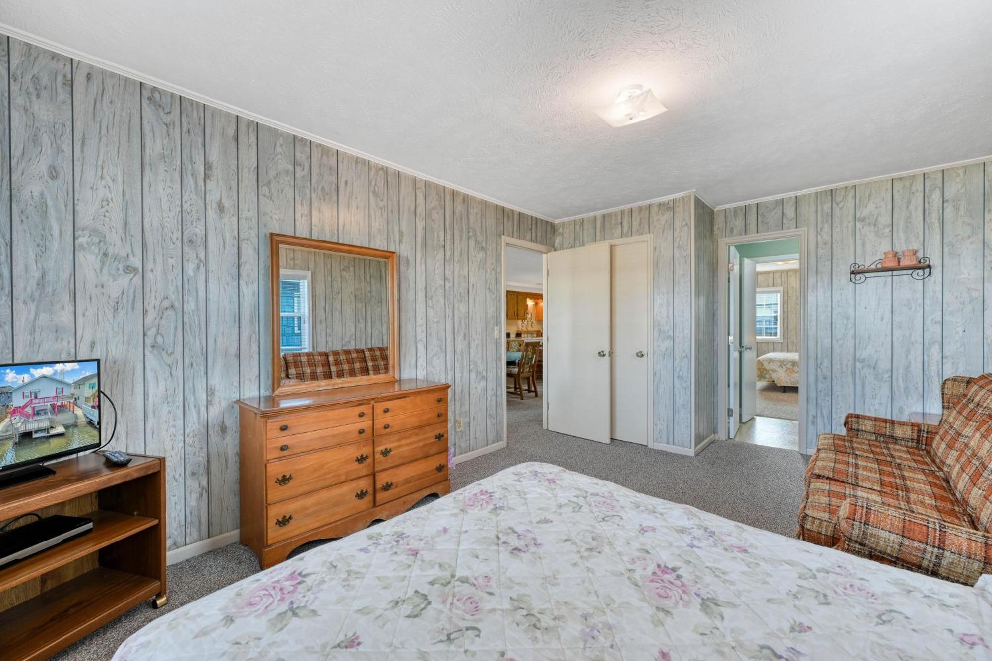 Carolina Roost In Cherry Grove *