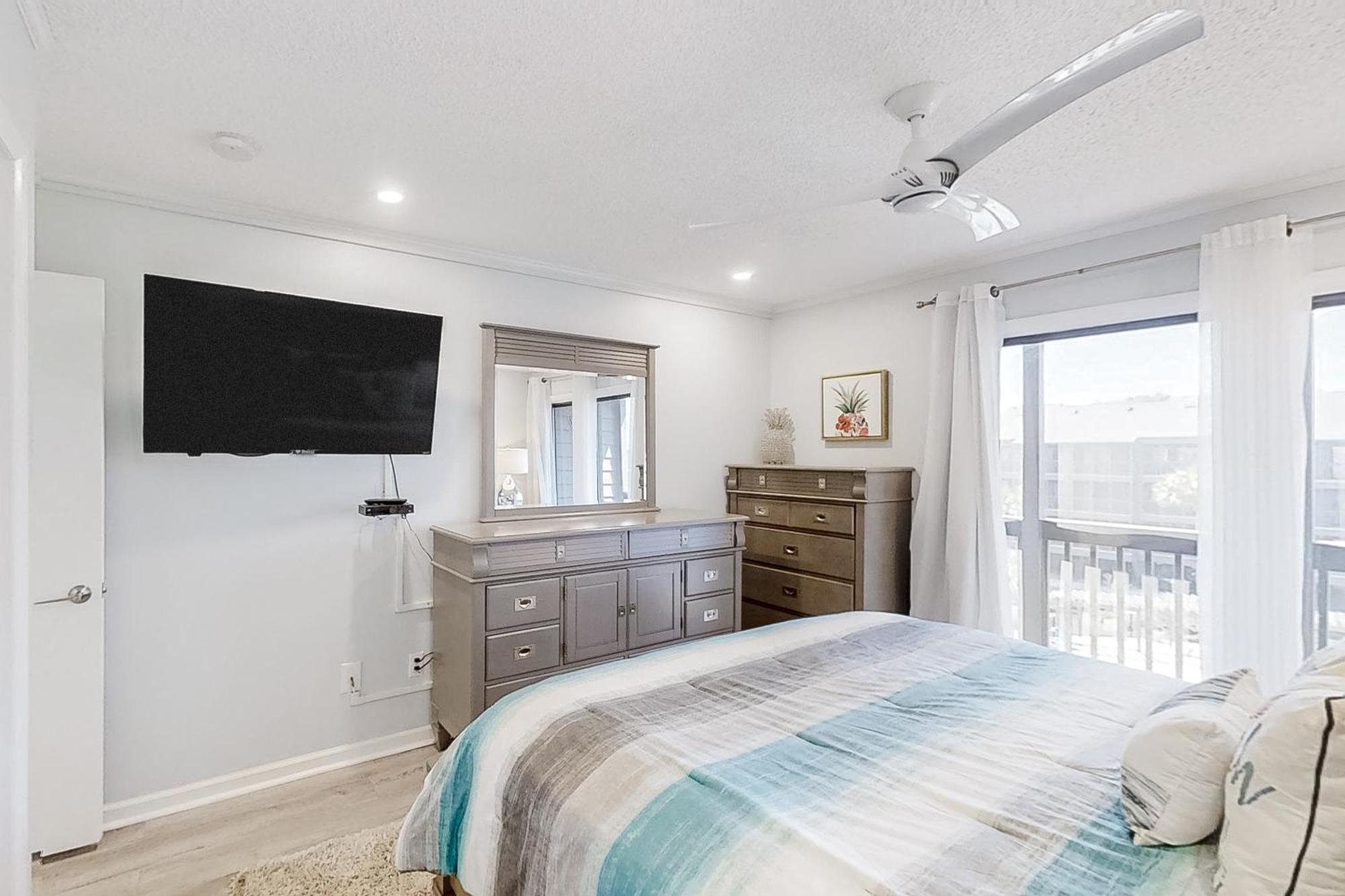 Tilghman & Racquet 347 Apartment