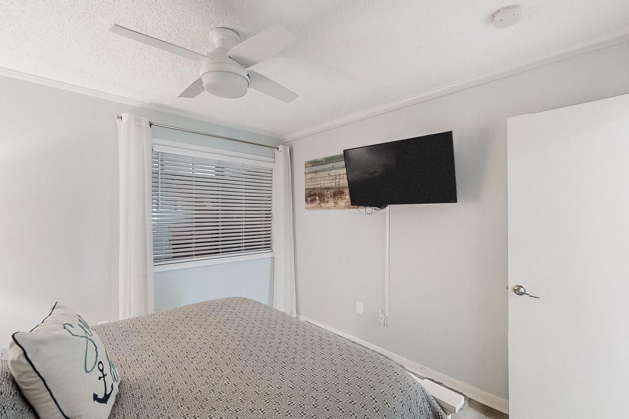 Tilghman & Racquet 347 Apartment