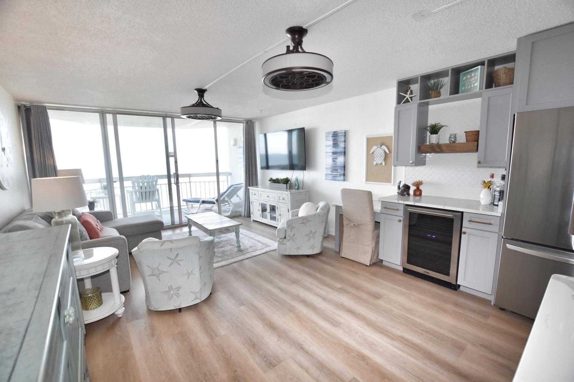 0407 Waters Edge Apartment