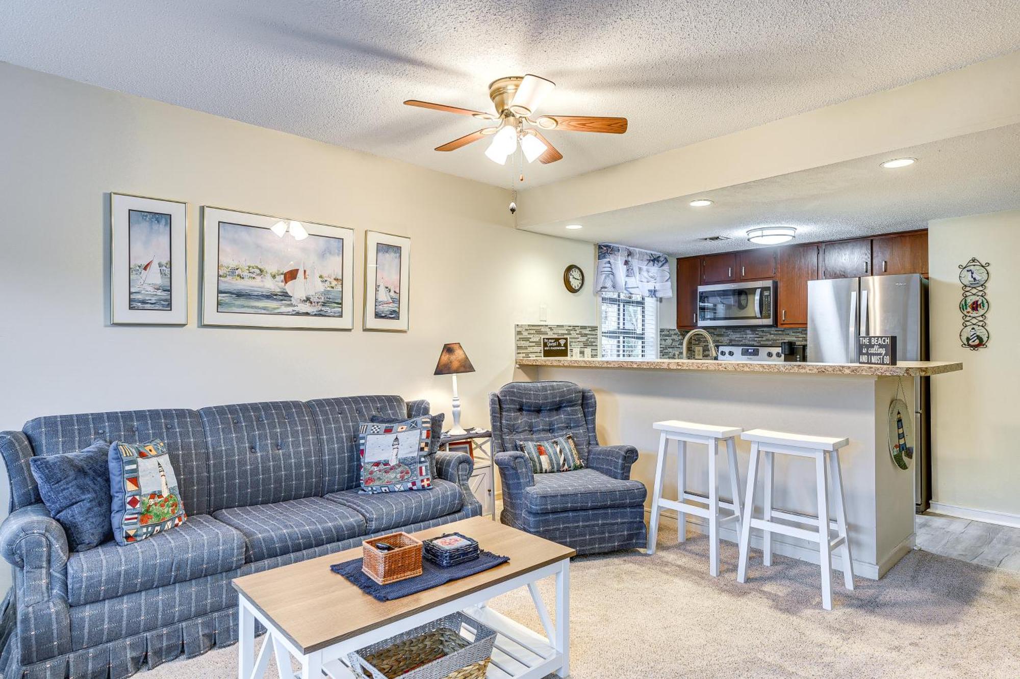 Myrtle First-floor Gem Pool And Access Apartment
