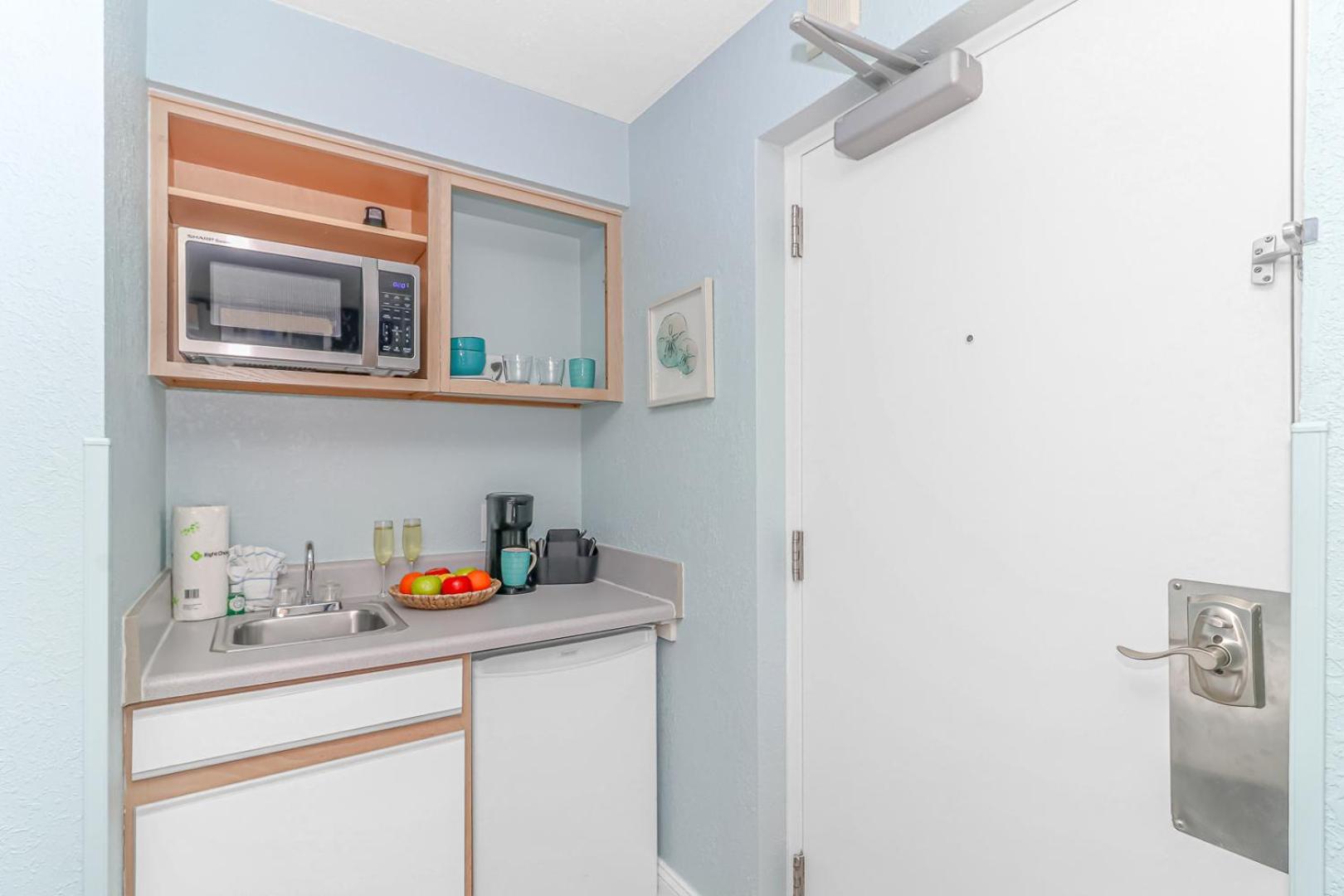 Newly Renovated King Suite-ocean Views! Boardwalk 1140 Myrtle Beach