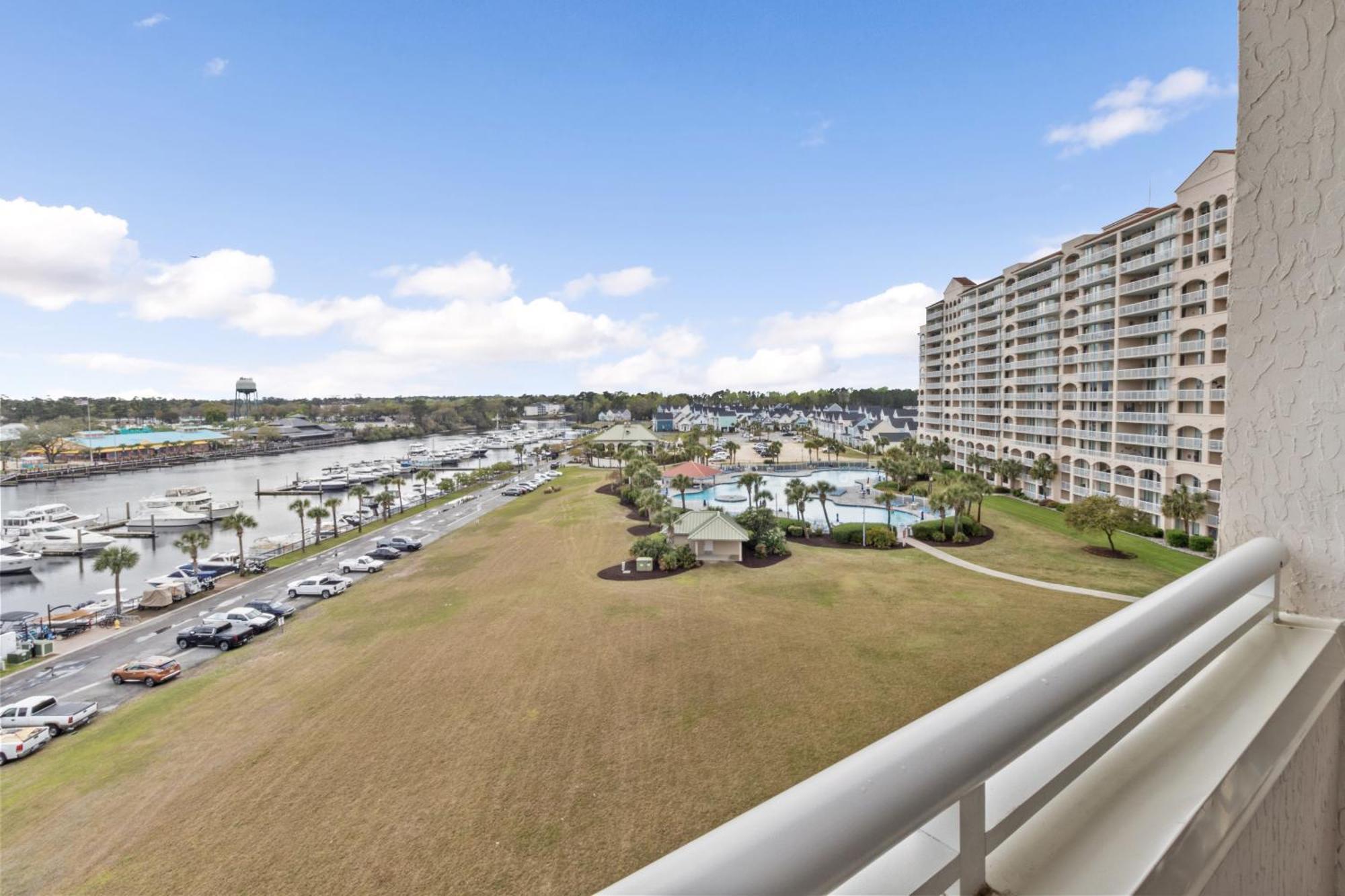 Apartment Yacht Club #1-701 *