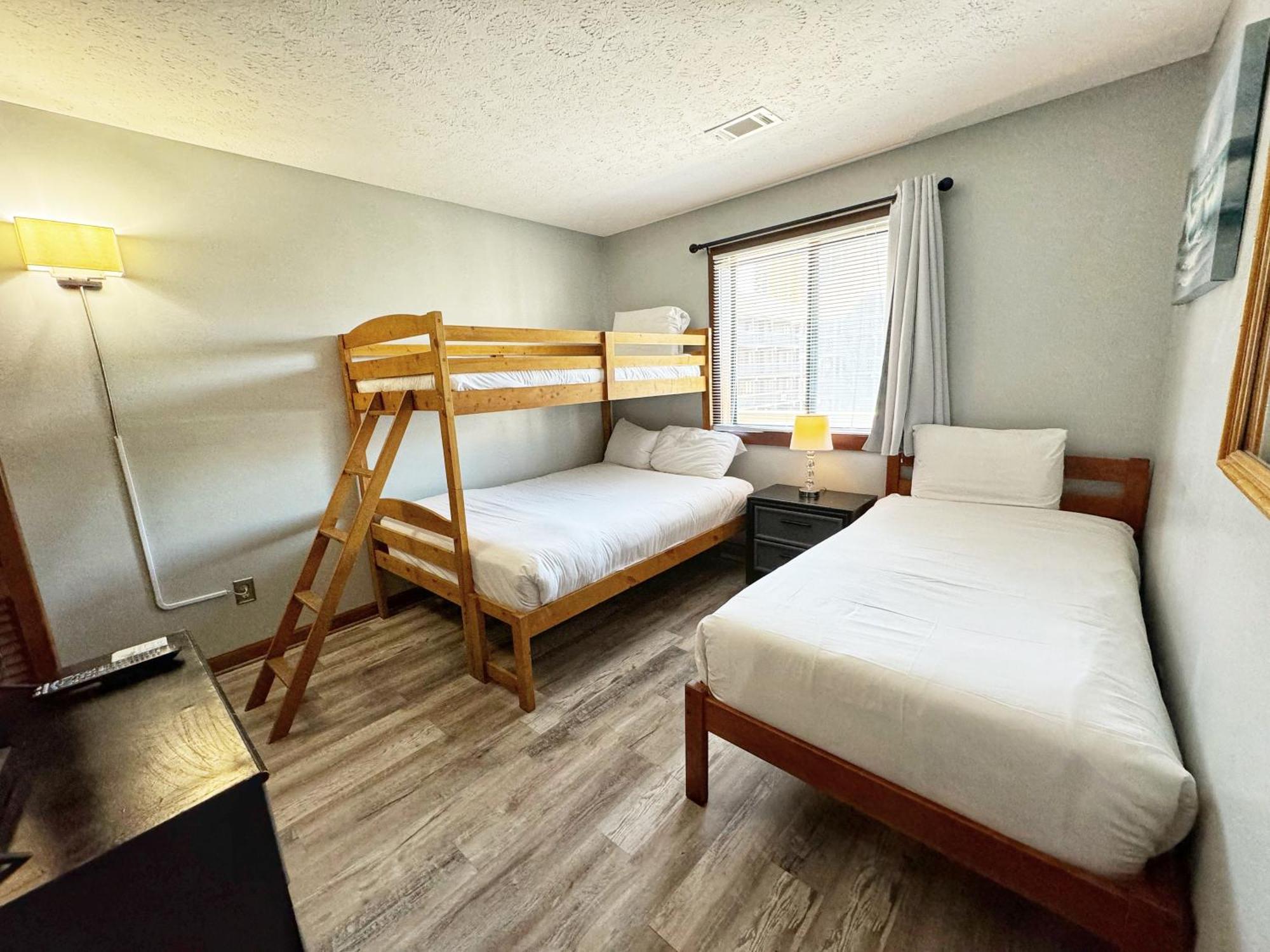Spacious Modern - 1st Floor - One Block To The