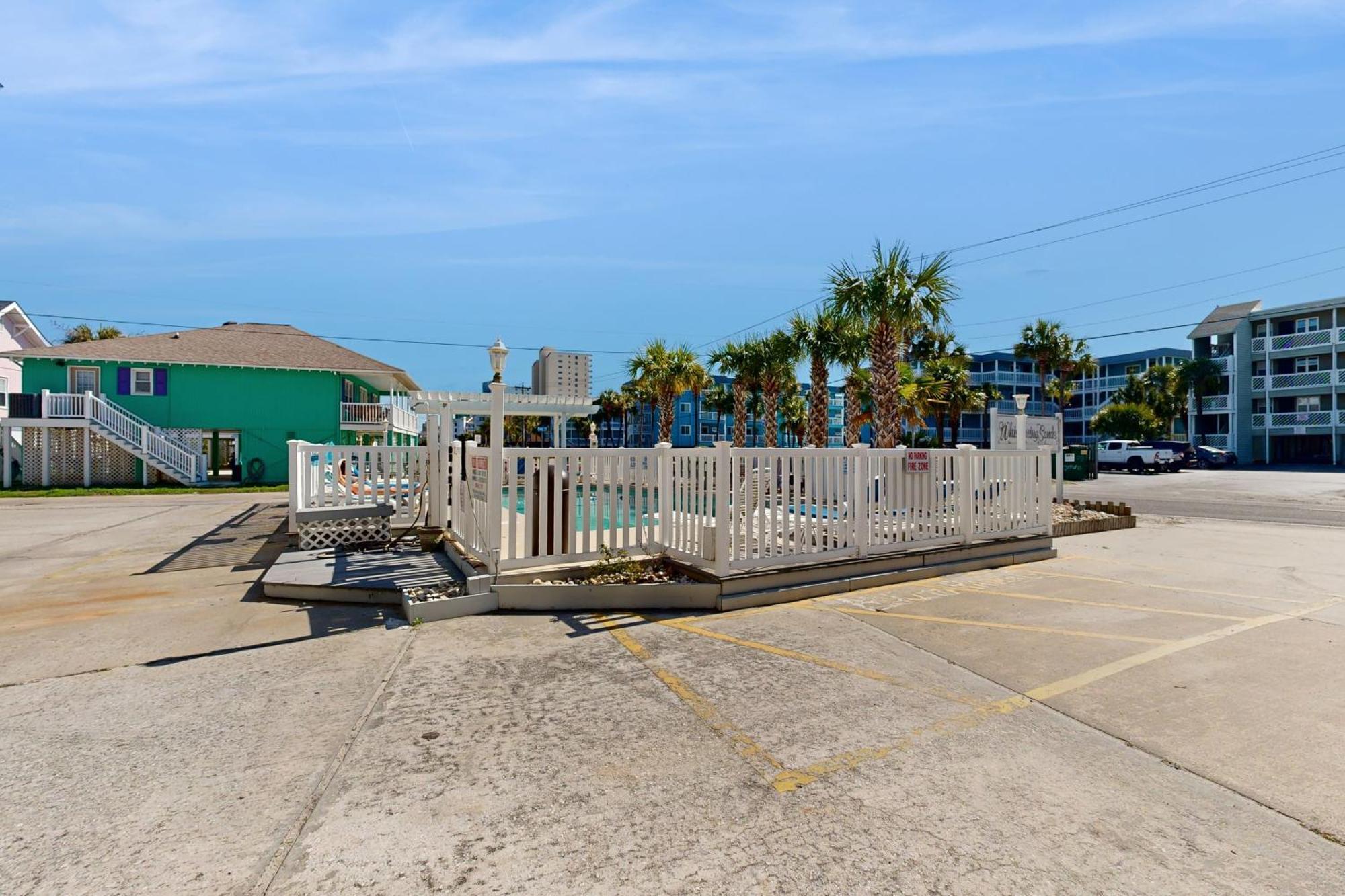 Apartment On Coastal Time