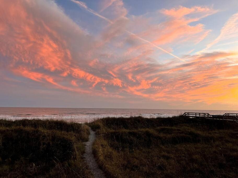 Holiday home New! Oceanfront Sunrise Retreat- Breathtaking View
