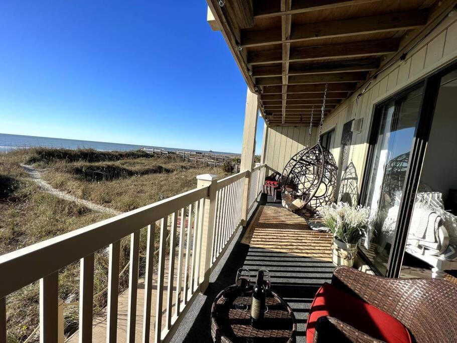 New! Oceanfront Sunrise Retreat- Breathtaking View Holiday home