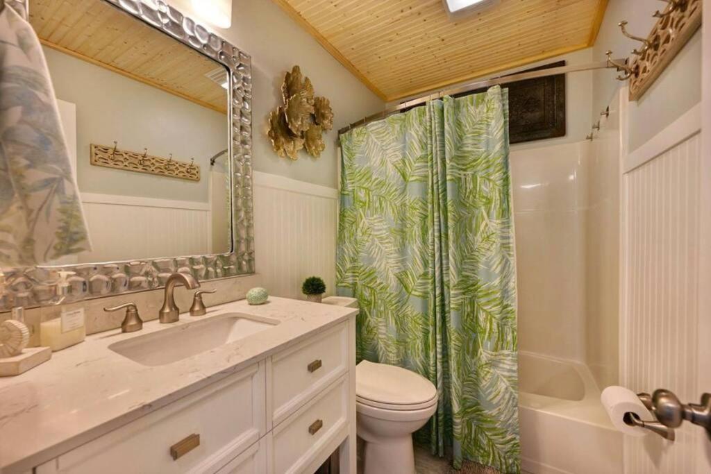 New! Oceanfront Sunrise Retreat- Breathtaking View Holiday home Myrtle Beach
