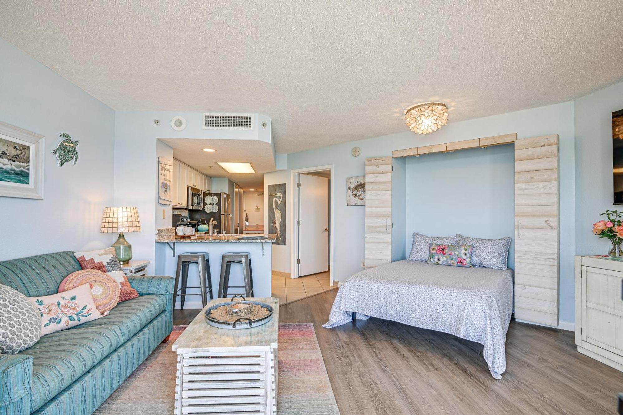 Apartment Beachy With Pool Access And Steps To Boardwalk!