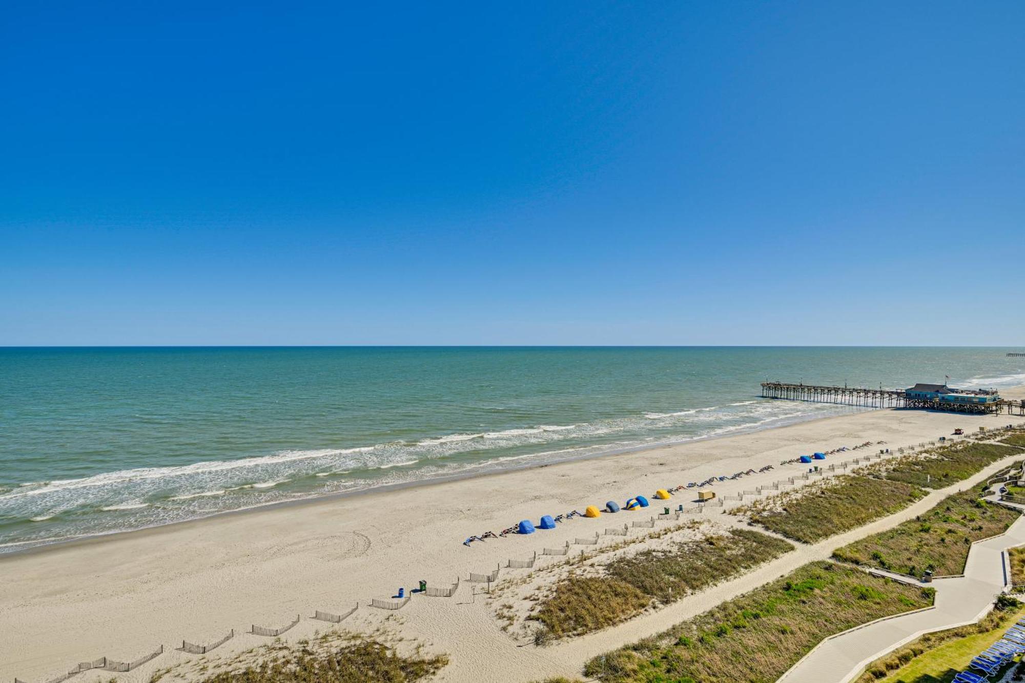 Beachy With Pool Access And Steps To Boardwalk! * Myrtle Beach