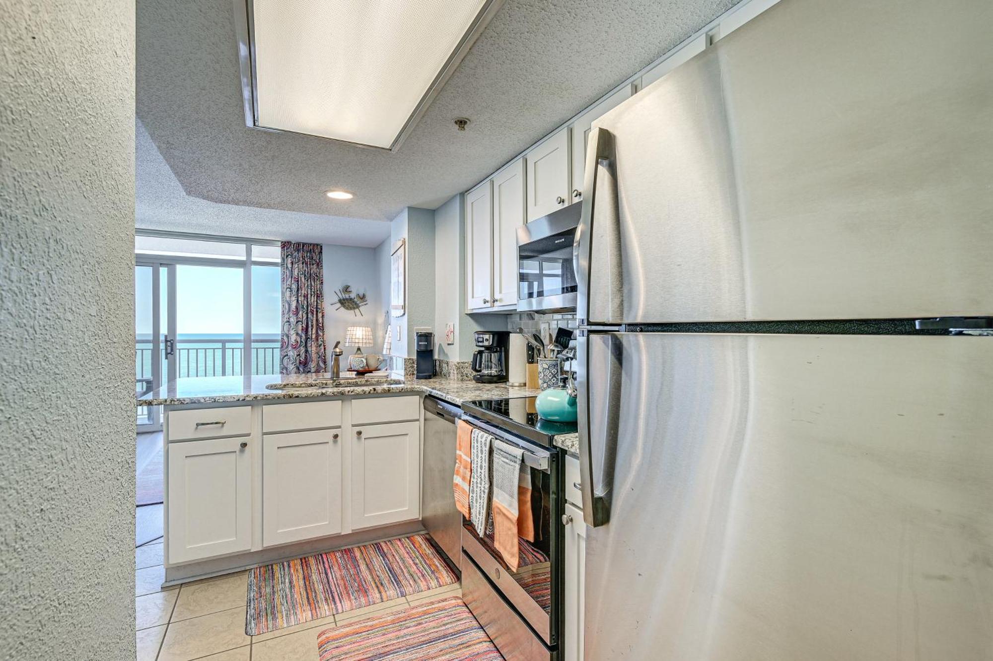 Beachy With Pool Access And Steps To Boardwalk! *