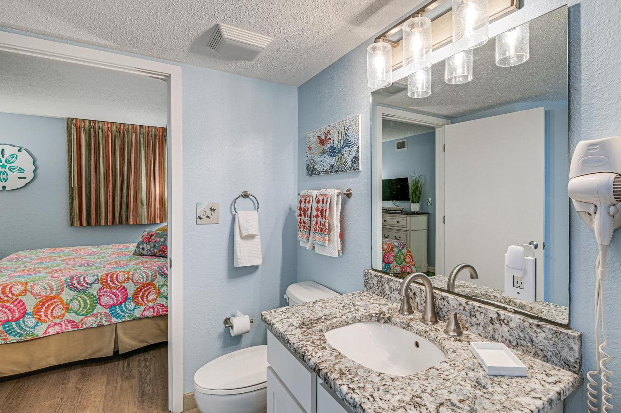 Apartment Beachy With Pool Access And Steps To Boardwalk!