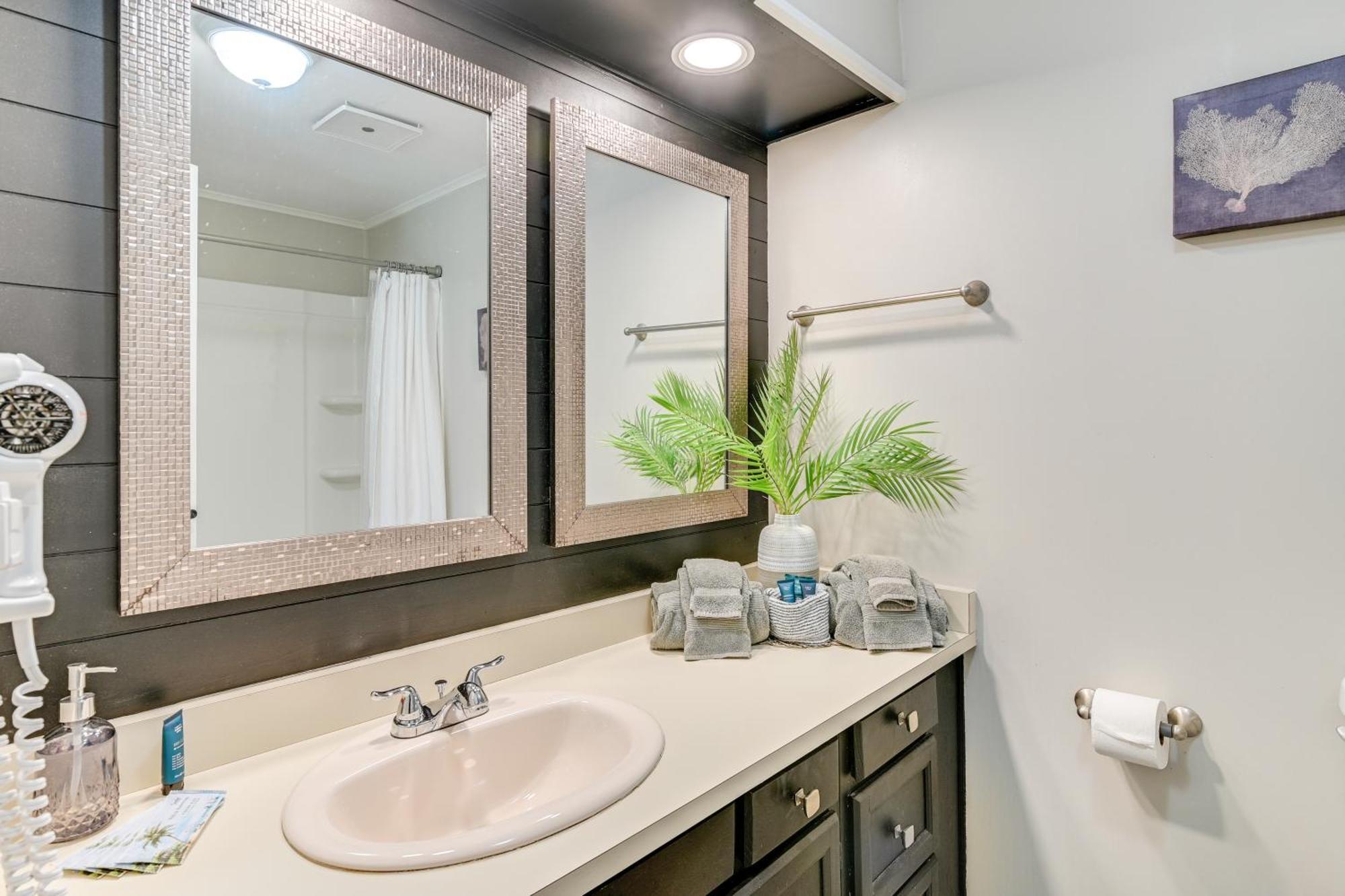 Waterfront With Pool Access In Myrtle Beach! Myrtle Beach