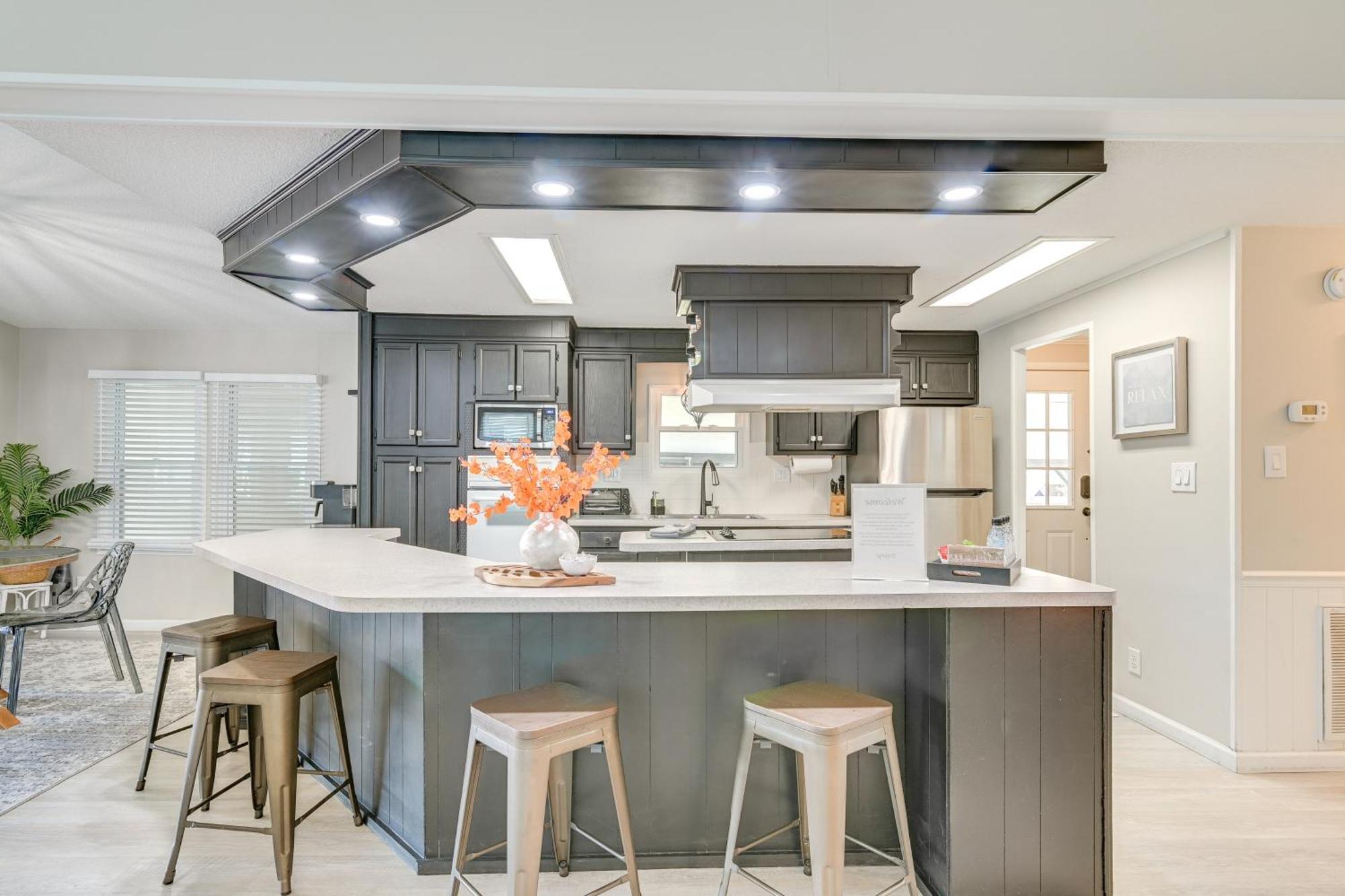 Waterfront With Pool Access In Myrtle Beach! Myrtle Beach