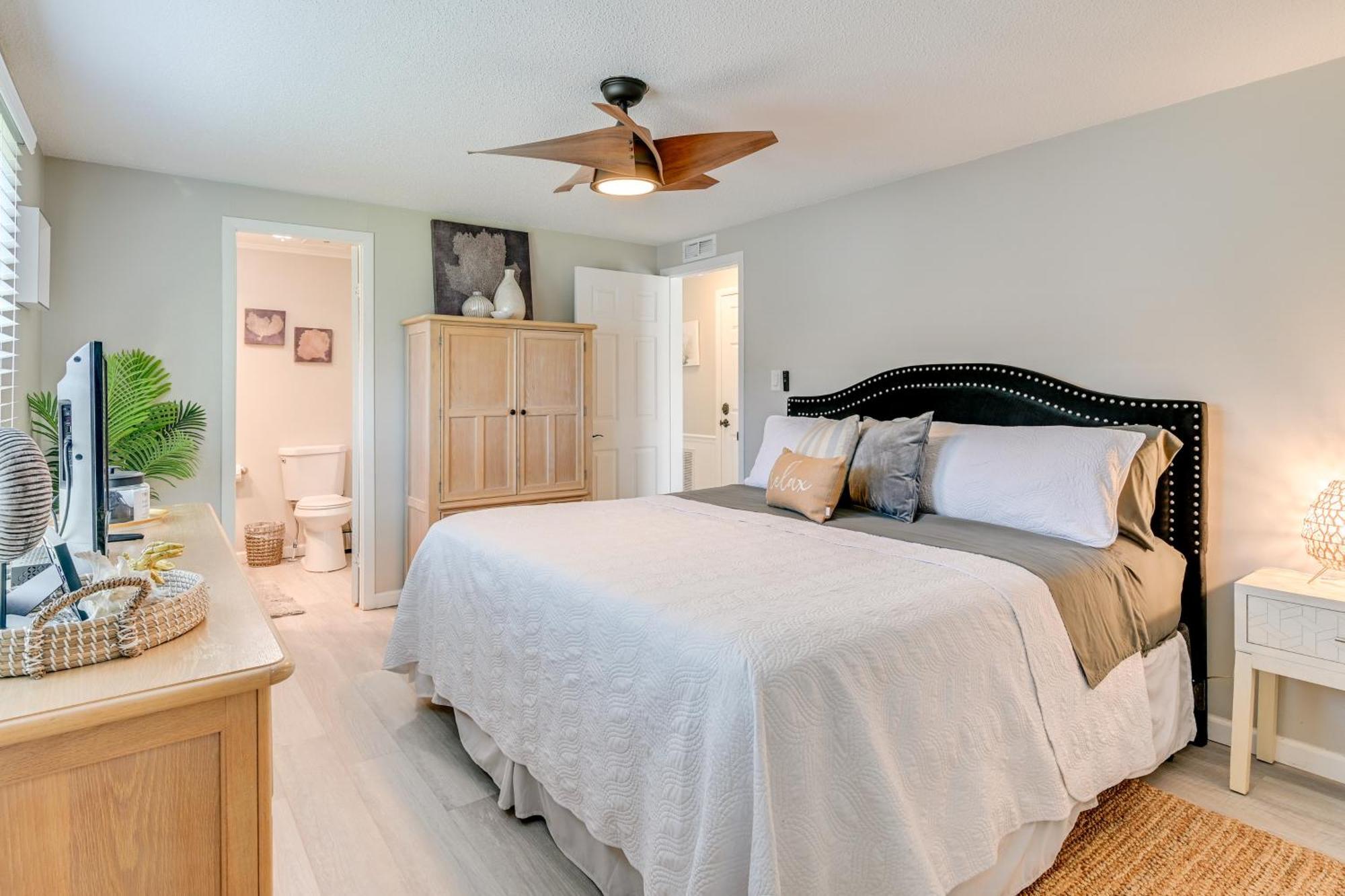 Waterfront With Pool Access In Myrtle Beach! Holiday home Myrtle Beach