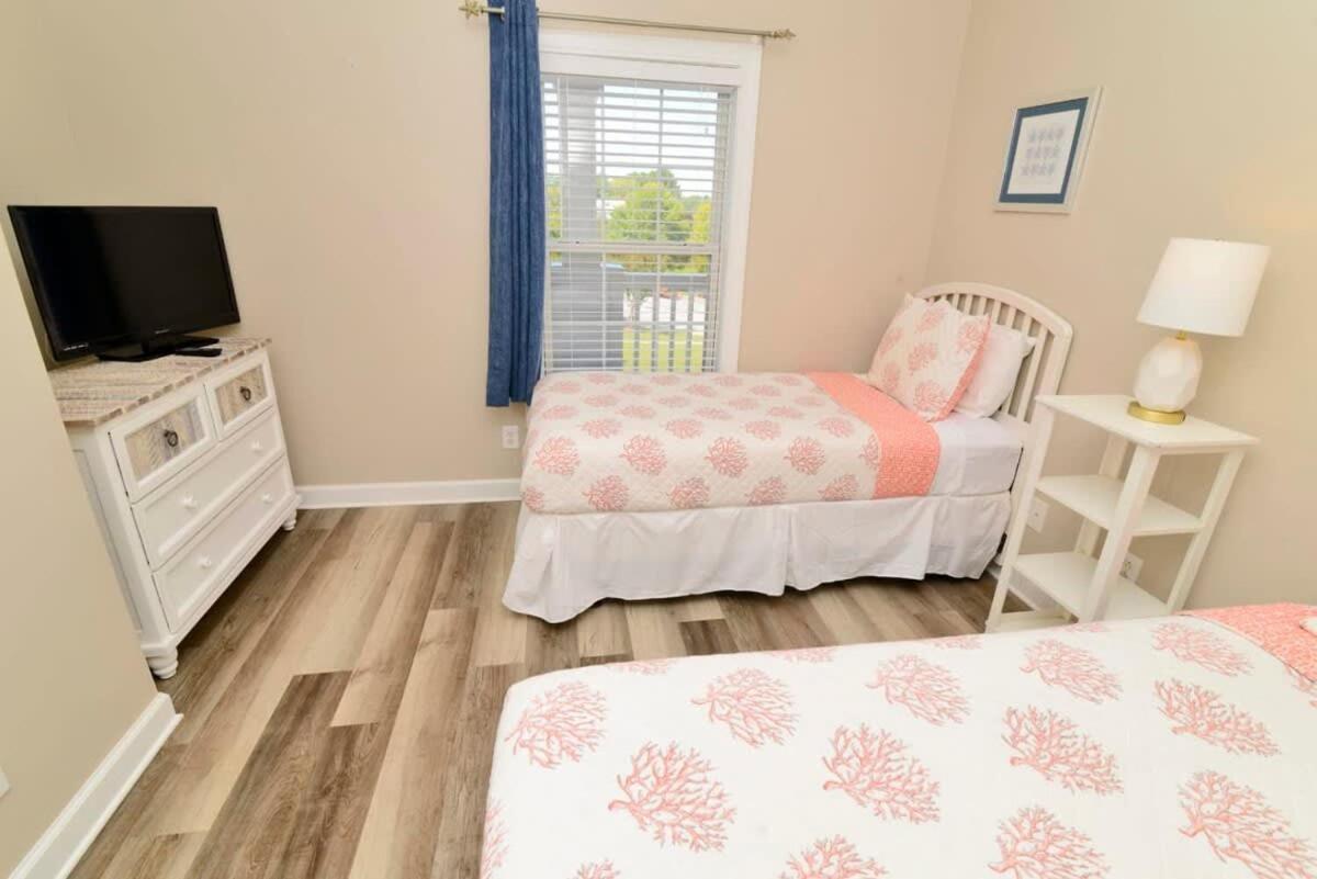 Holiday home Location Famous Barefoot 1 Mile To 15000sf Pool Myrtle Beach