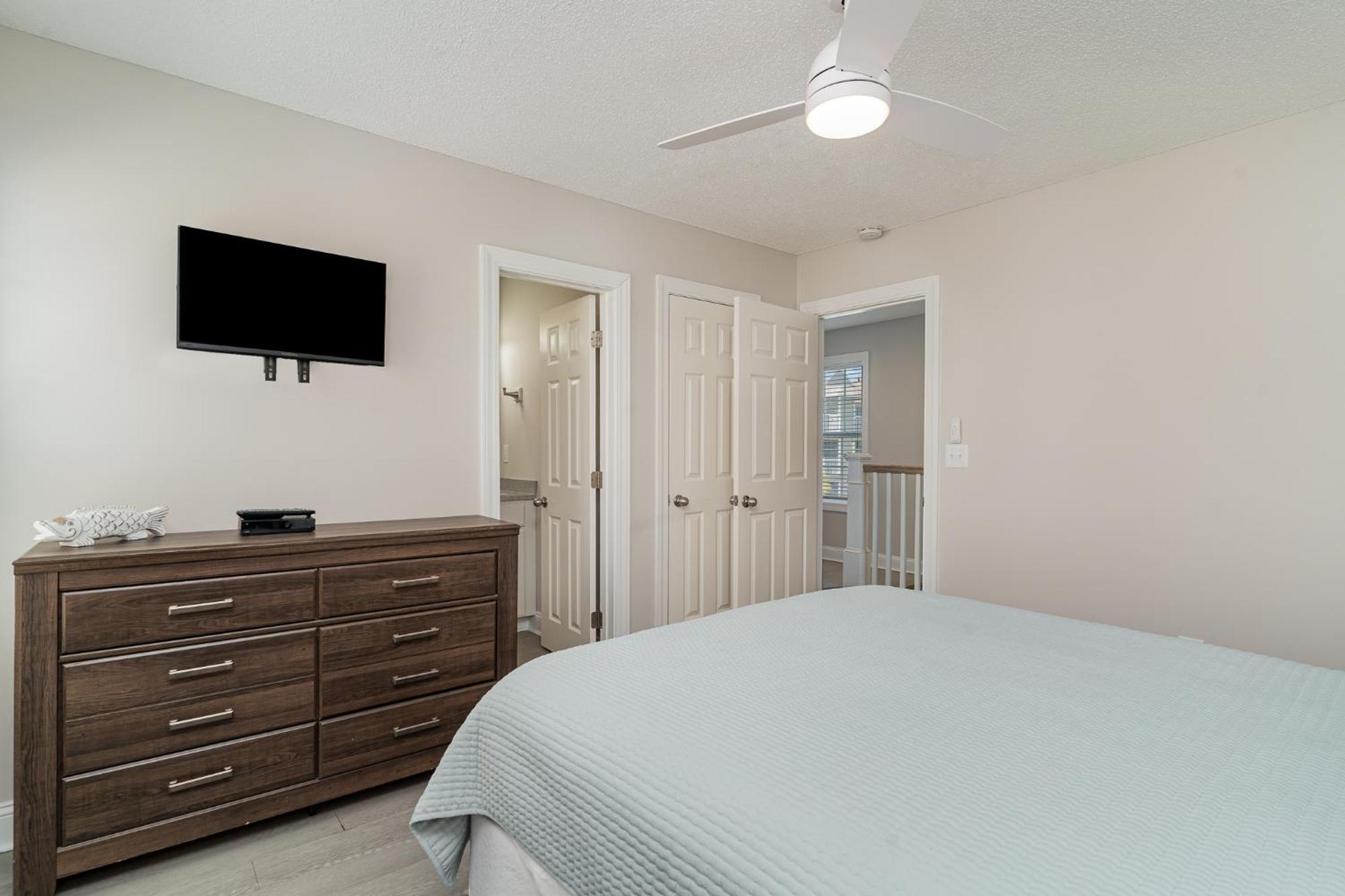 311b - True Beachfront W/ Private Walkway And Pool