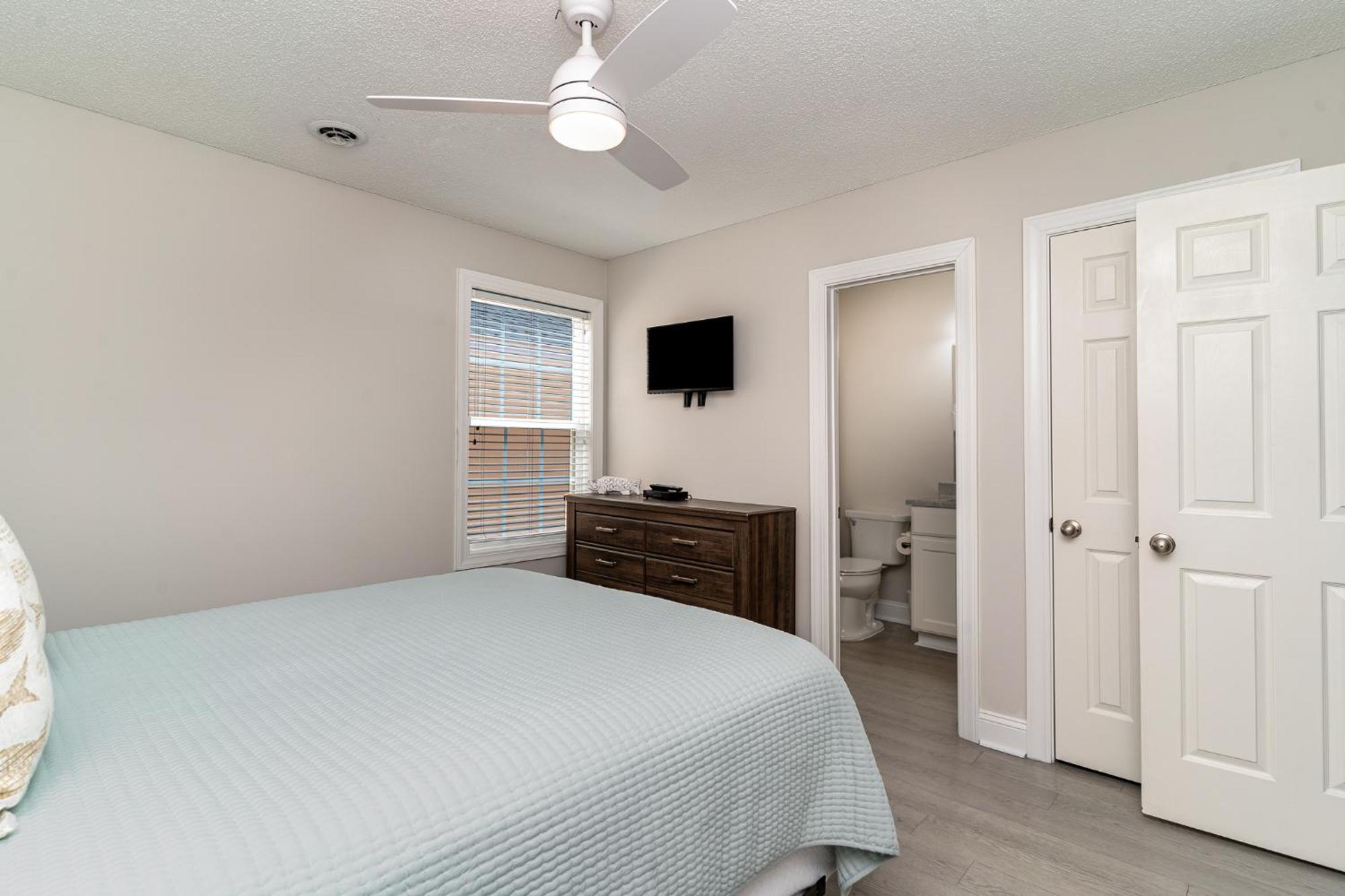 311b - True Beachfront W/ Private Walkway And Pool Holiday home *