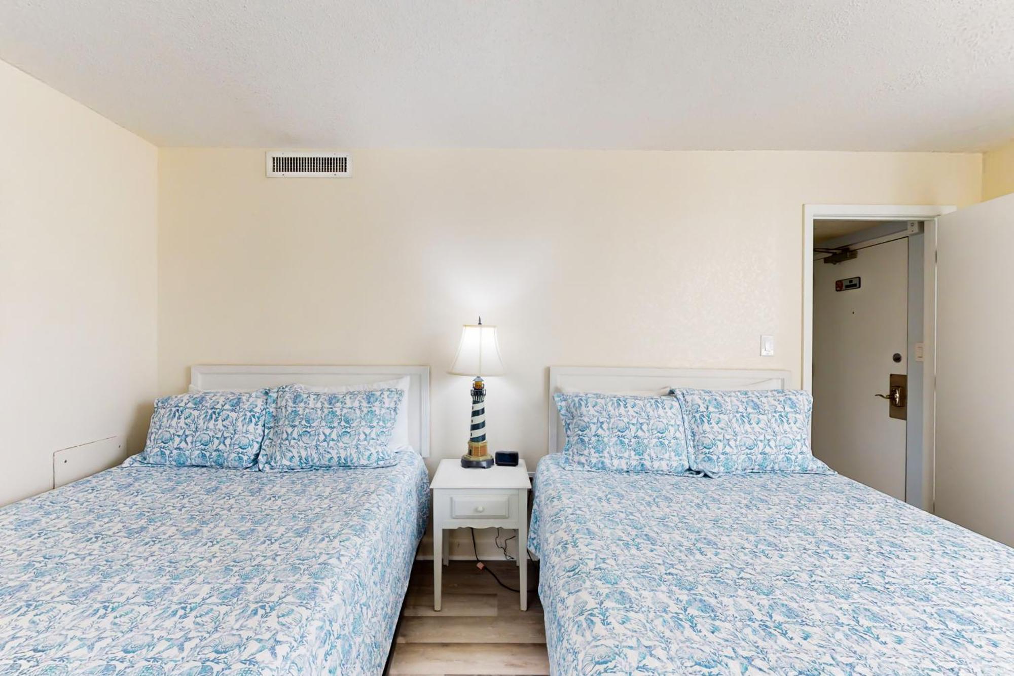 Sunny And Ready Apartment