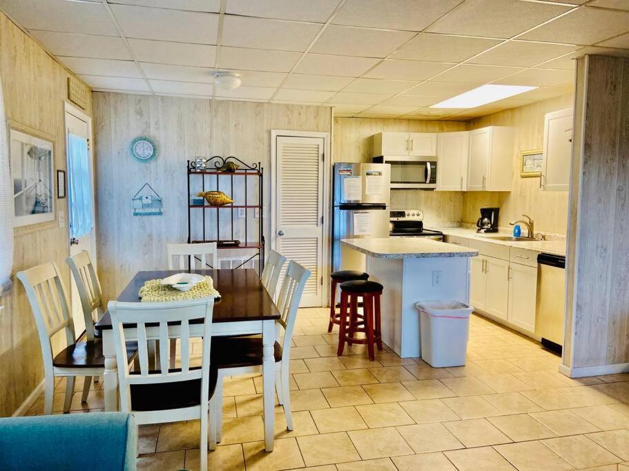 Apartment Almost Heaven Oceanfront D 3 Bd/3b Free Wifi Myrtle Beach