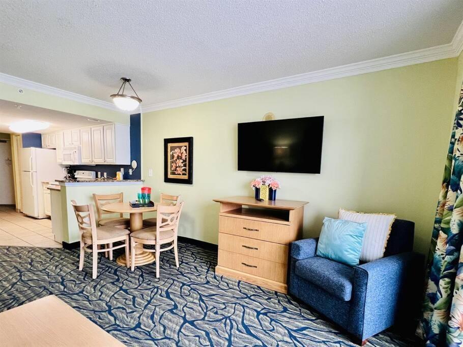 *oceanfront @ Paradise*queen Beds*pools Galore*r18 * Myrtle Beach