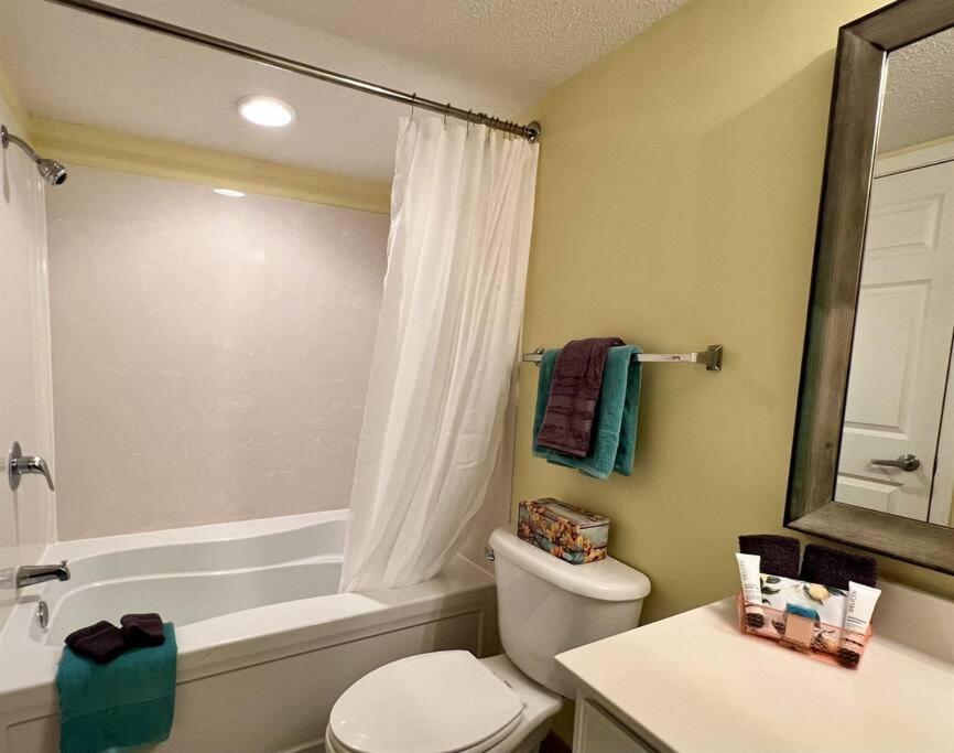*oceanfront @ Paradise*queen Beds*pools Galore*r18 Apartment