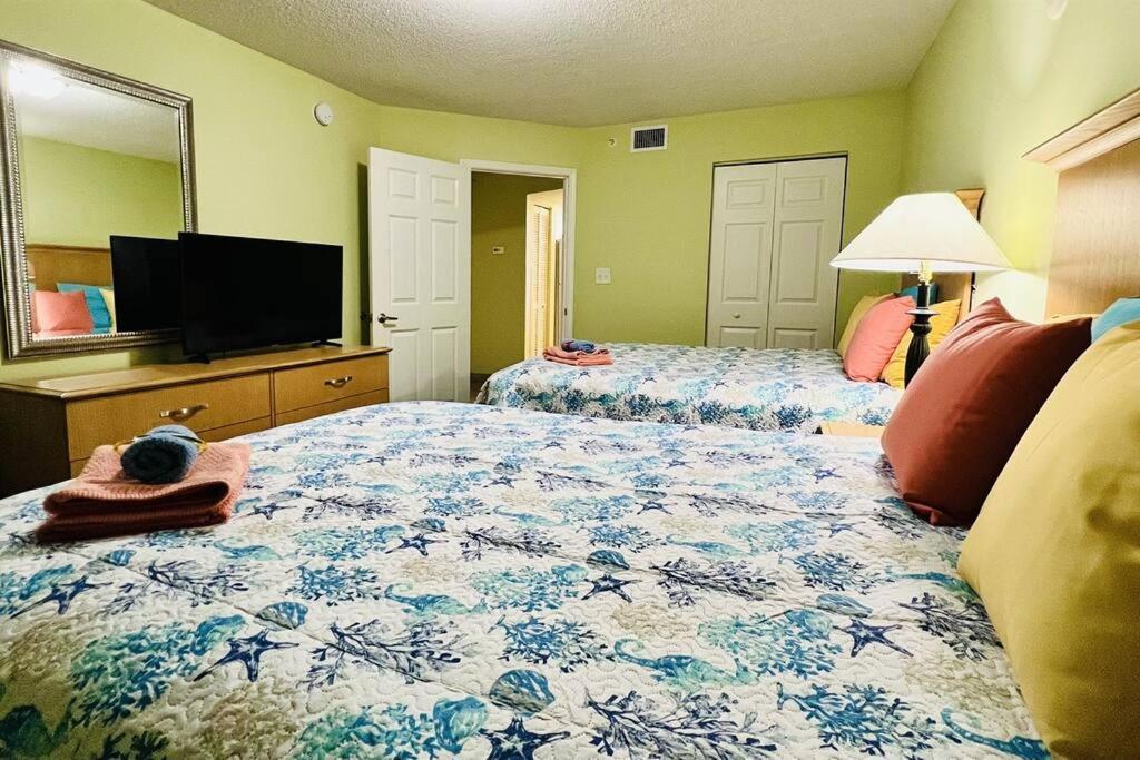 Apartment *oceanfront @ Paradise*queen Beds*pools Galore*r18 *