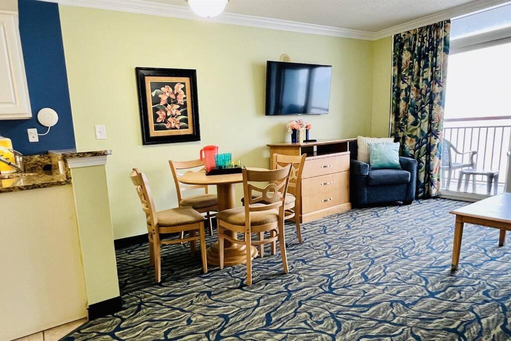 *oceanfront @ Paradise*queen Beds*pools Galore*r18 Apartment Myrtle Beach