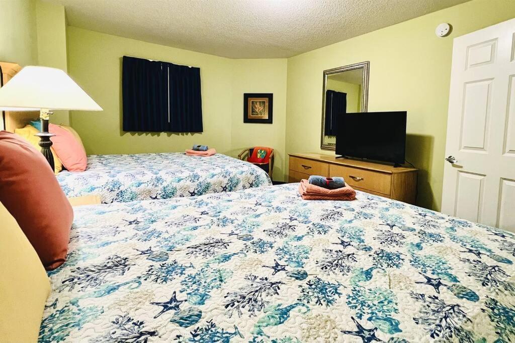 *oceanfront @ Paradise*queen Beds*pools Galore*r18 Myrtle Beach