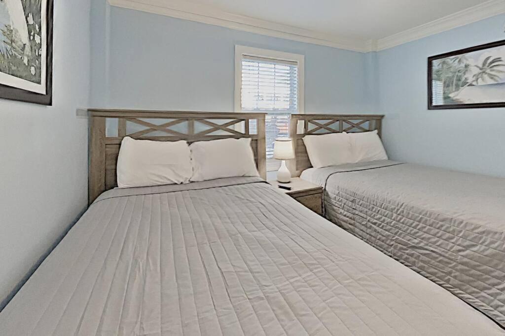 Lovely Updated Vacation Home*pool* 3 Br*p138 *