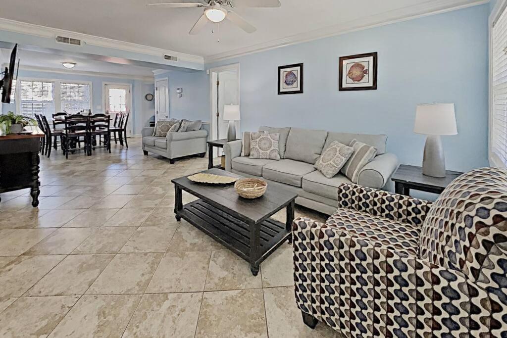 Apartment Lovely Updated Vacation Home*pool* 3 Br*p138 *