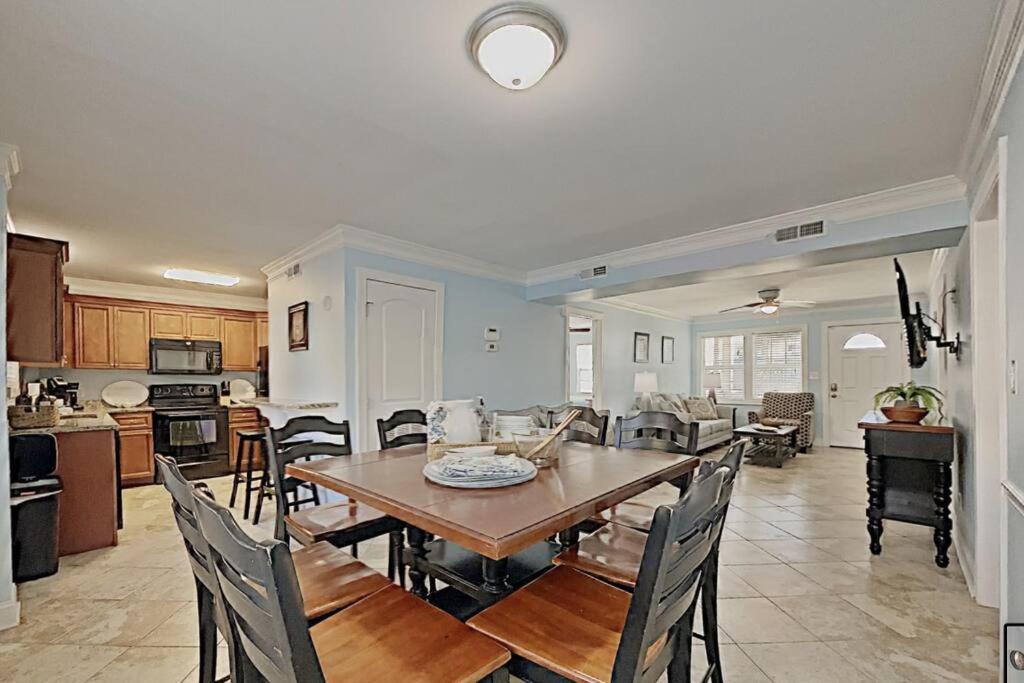 Lovely Updated Vacation Home*private Pool*6br*p138 * Myrtle Beach
