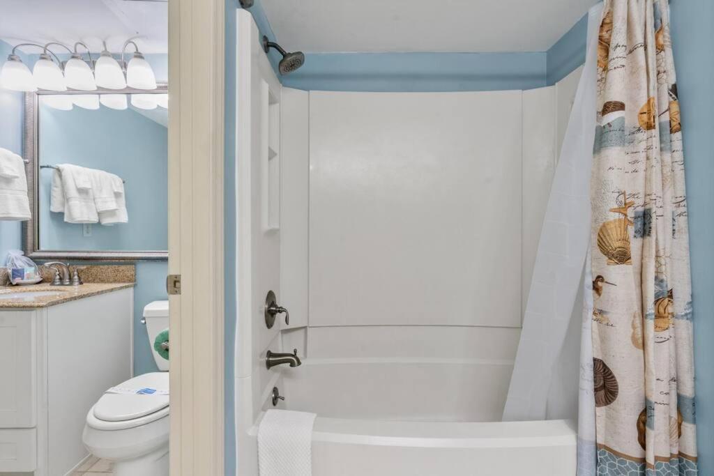 Apartment *ocean View Condo*pools*hot Tub*kitchen*beach*mc61
