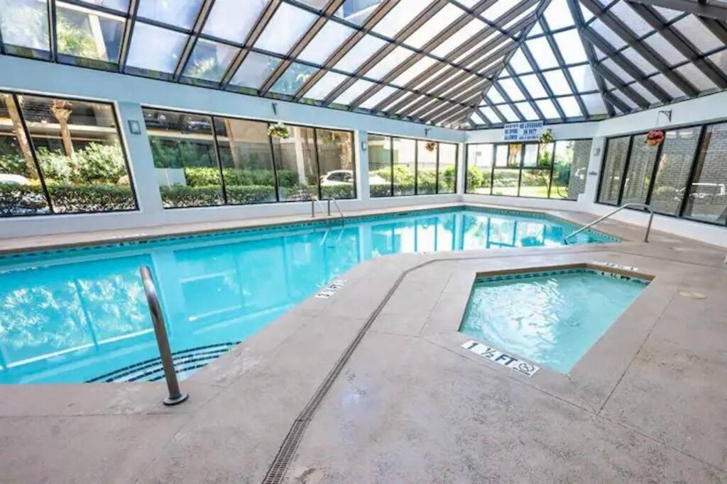 *peaceful Ocean View Beauty*beach*hot Tubs*j100 Apartment *