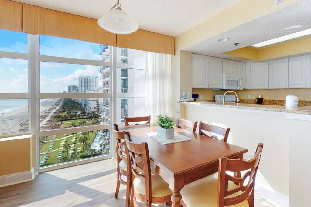 Apartment *incredible Oceanfront Views*pools*lazy River*a133