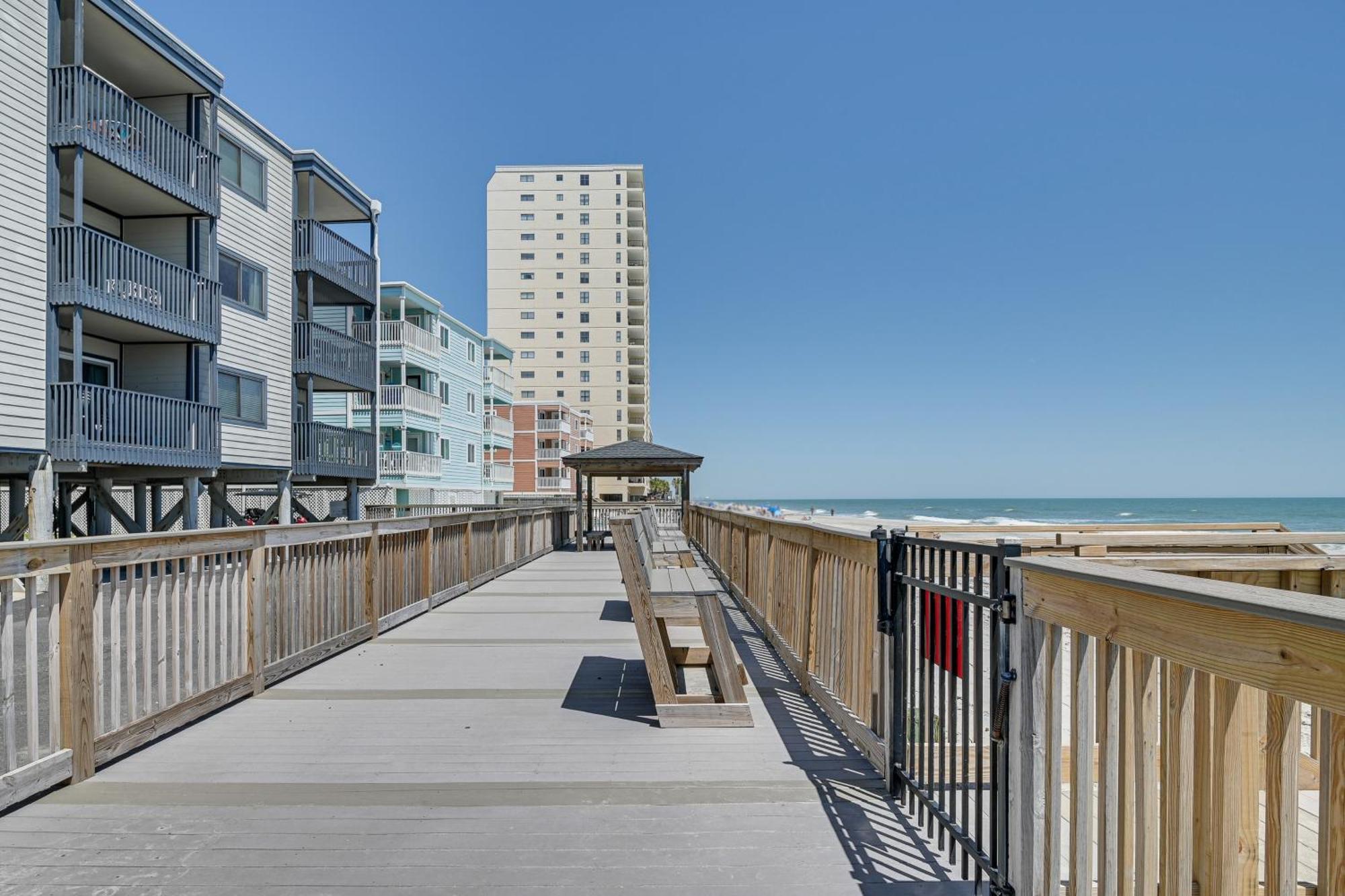 Coastal On With Community Pool Access! *