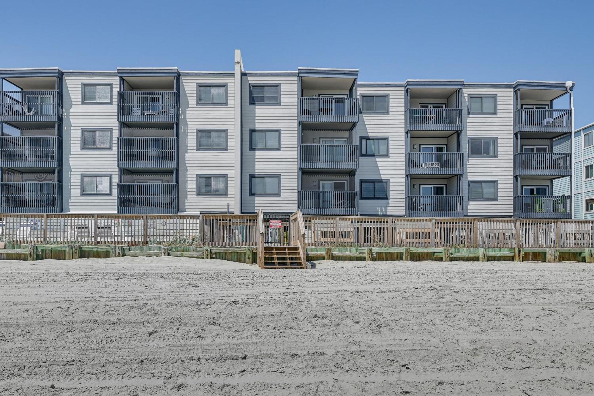 Coastal On With Community Pool Access!