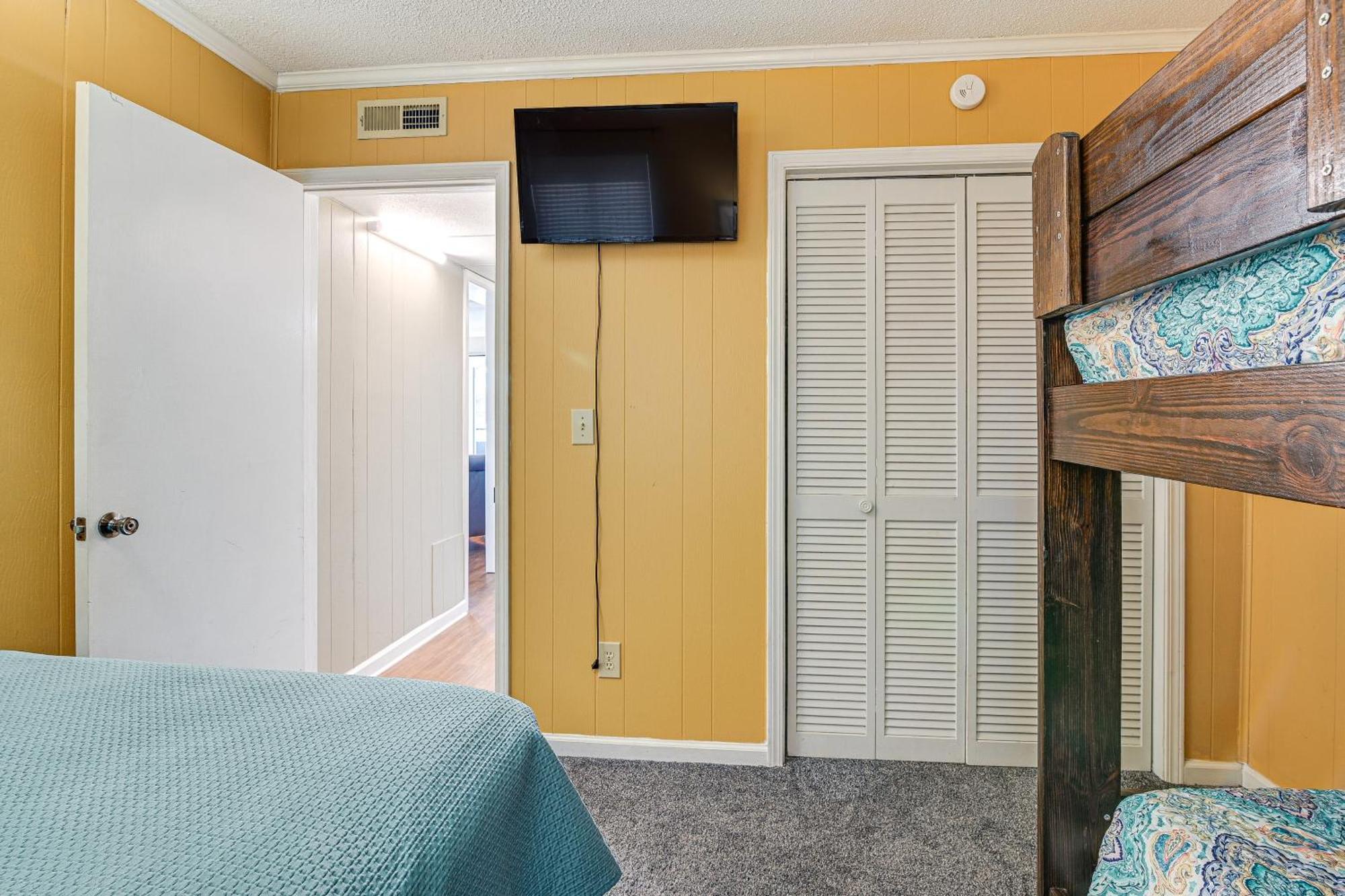 Coastal On With Community Pool Access! Apartment *