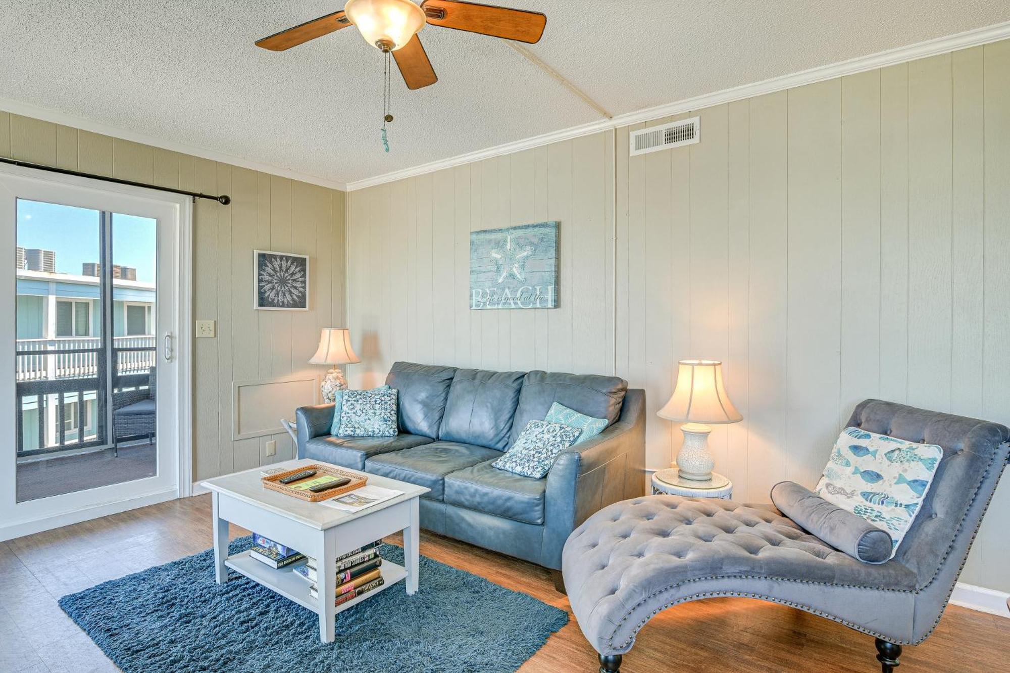 Apartment Coastal On With Community Pool Access!