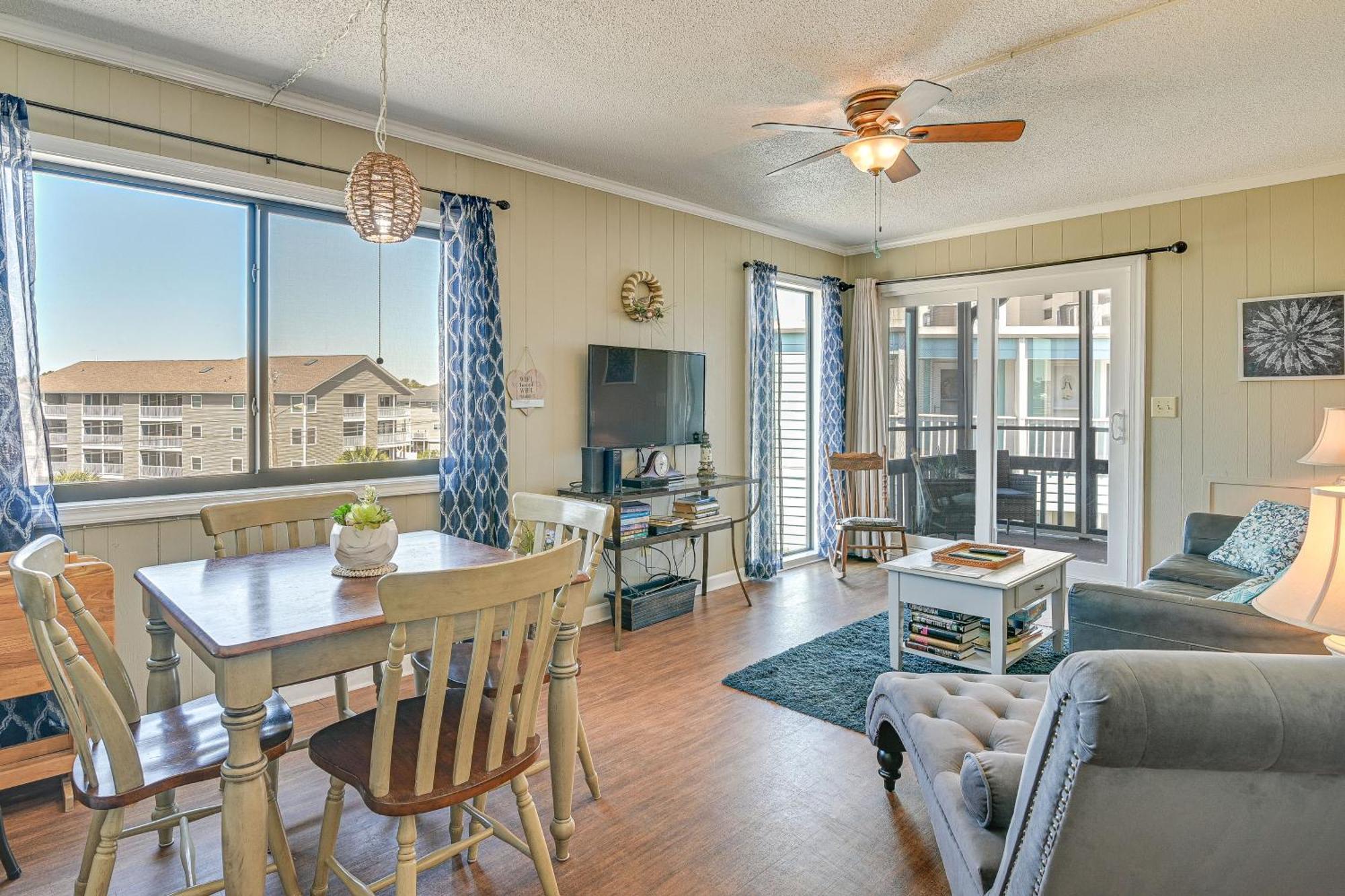 Apartment Coastal On With Community Pool Access! Myrtle Beach