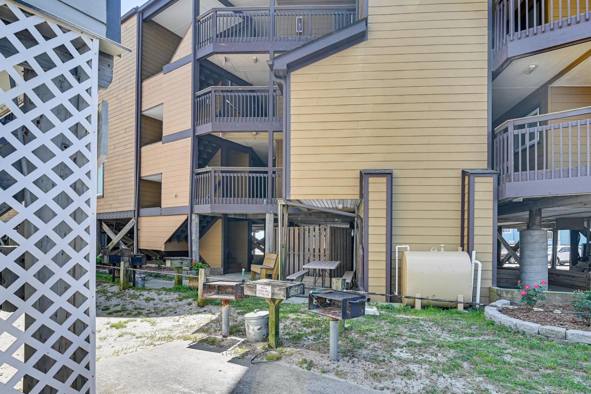 Apartment Coastal On With Community Pool Access! *