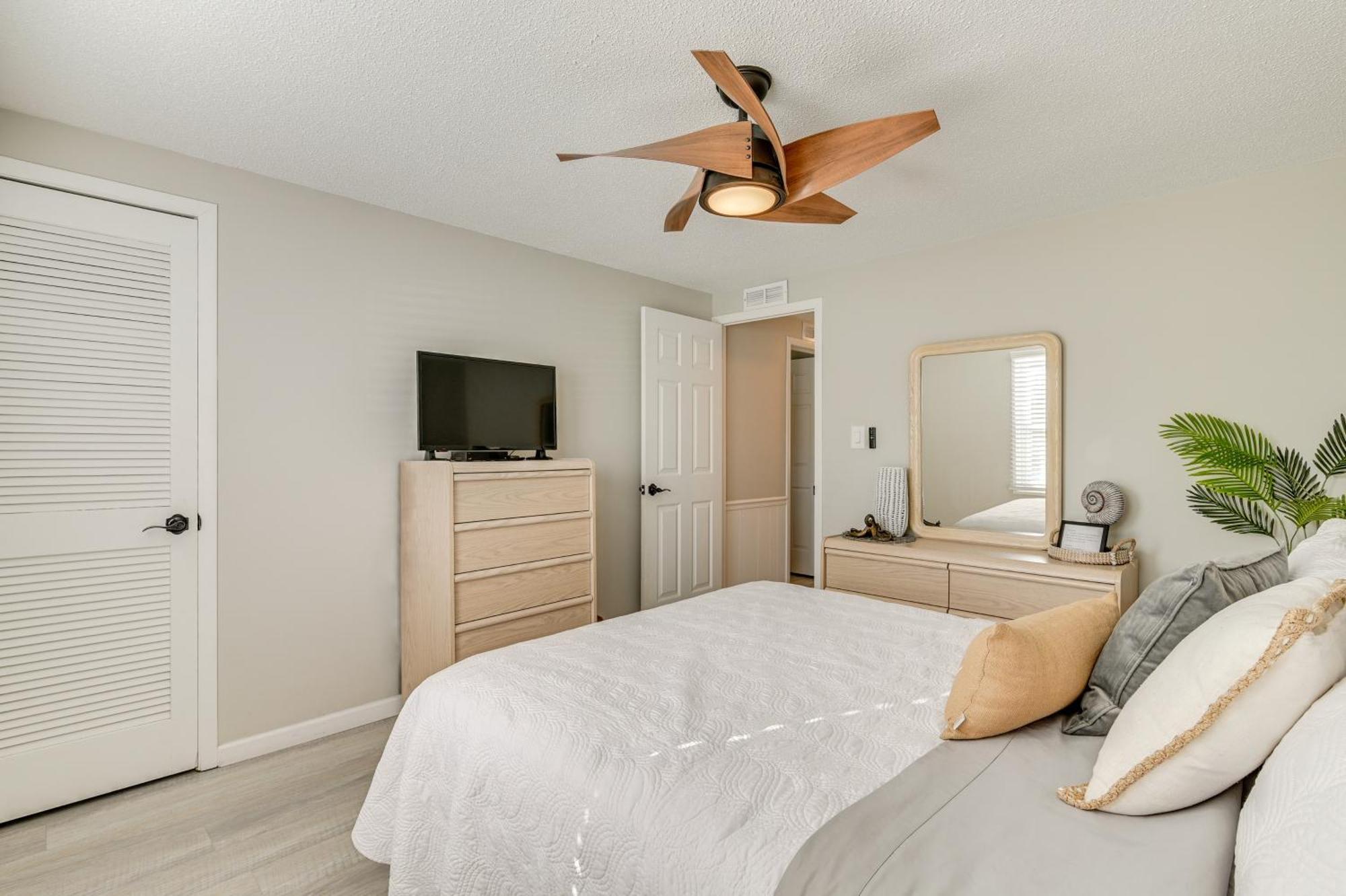 Holiday home Waterfront With Pool Access In Myrtle Beach! *